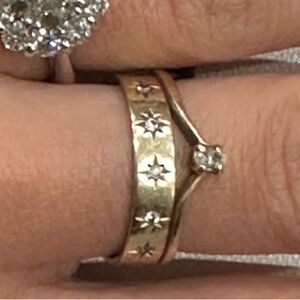 14k yellow gold with stars and diamonds / band with solitaire